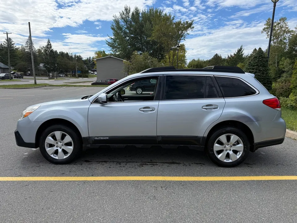 Subaru Outback 2013 photo 2