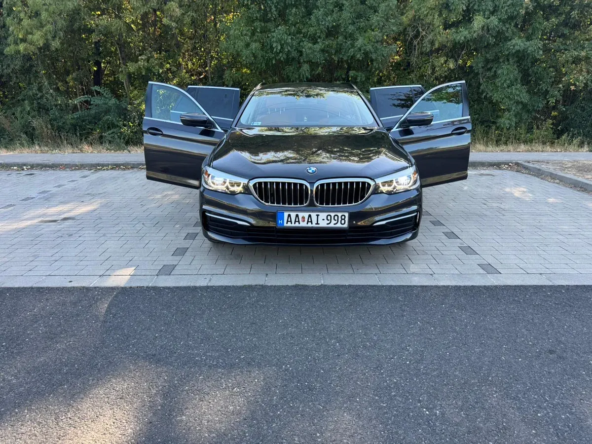 BMW 5 Series 2018 photo 3