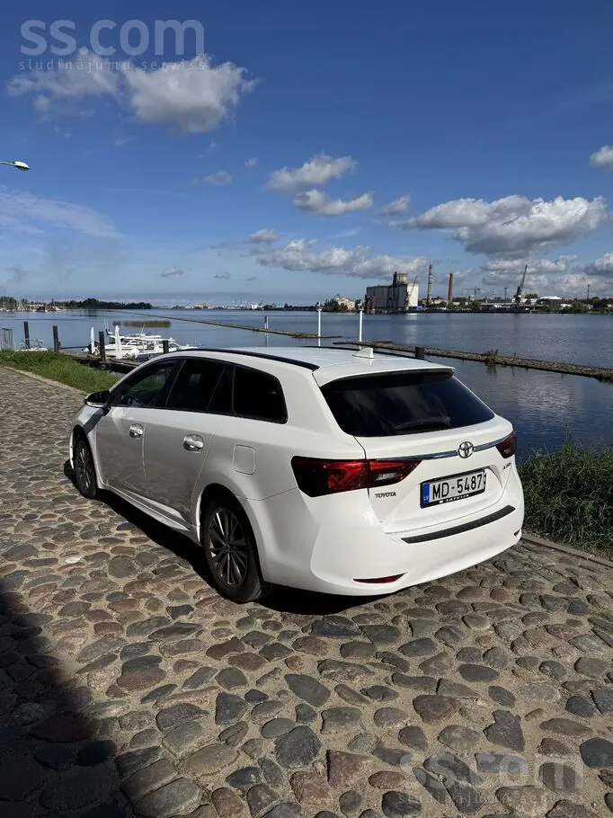 Toyota Avensis 2016 photo 4