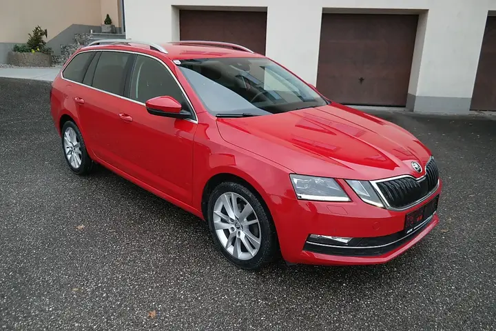 Skoda Octavia Combi 2018 photo 3