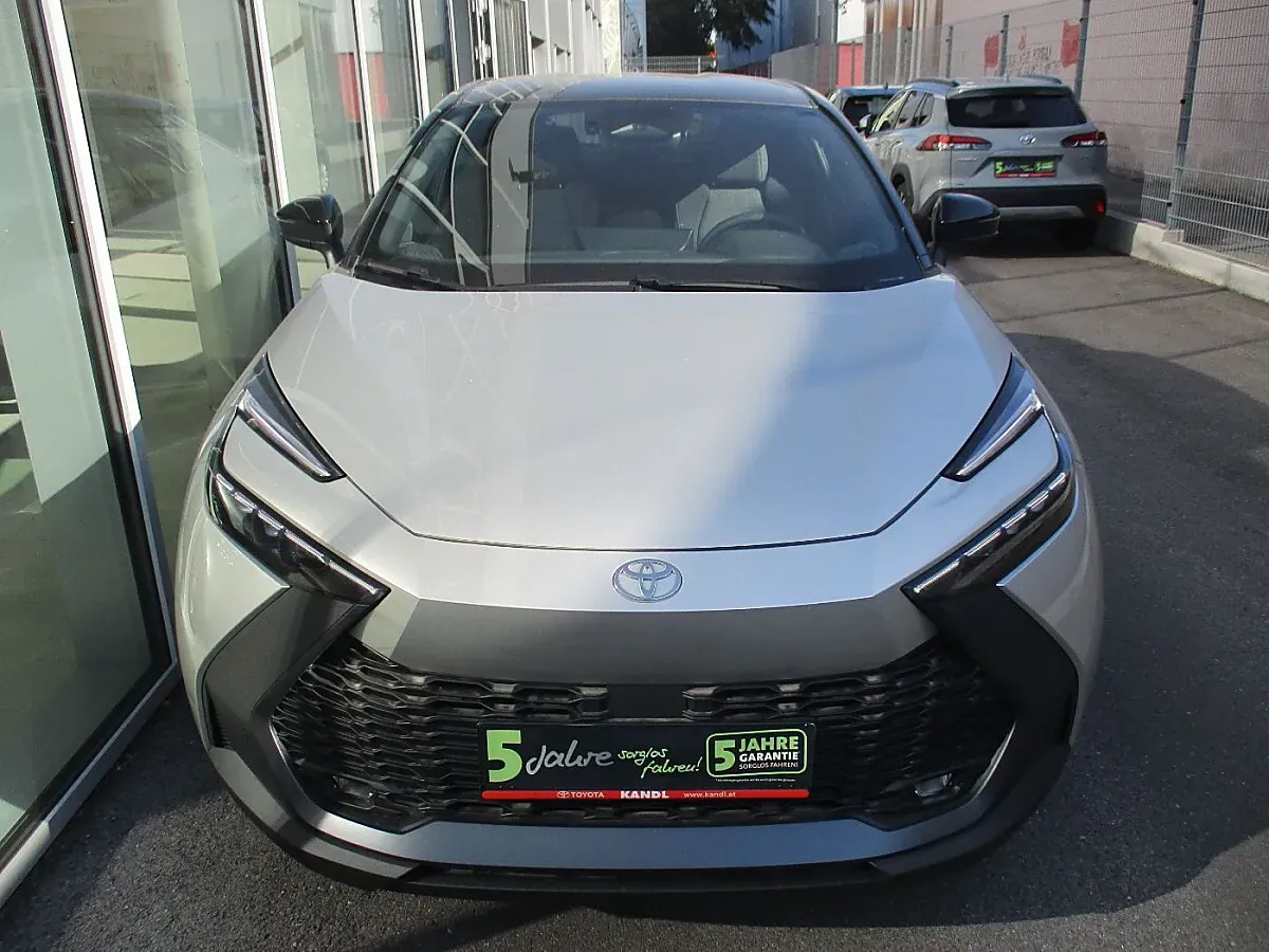 Toyota C-Hr photo 3