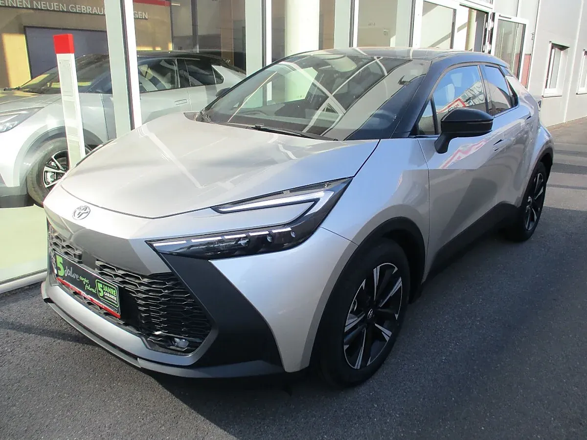 Toyota C-Hr photo 2