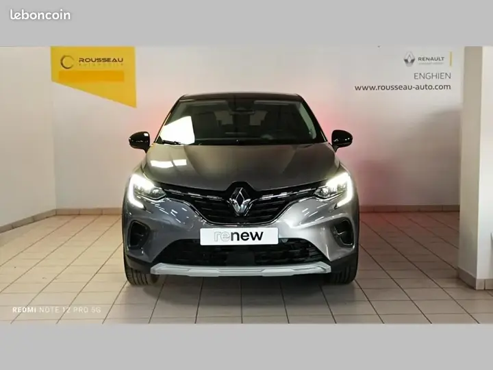 Renault Captur 2023 photo 2