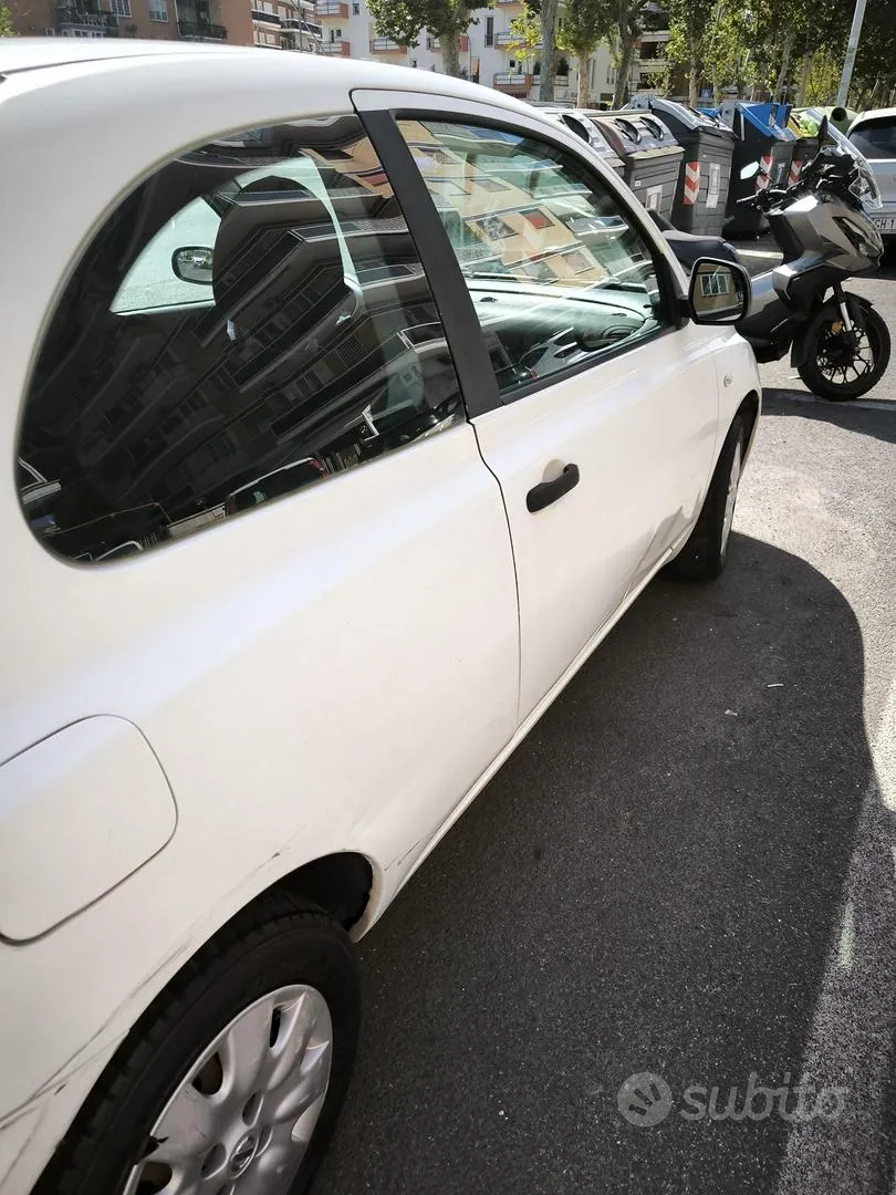 Nissan Micra 2010 photo 5