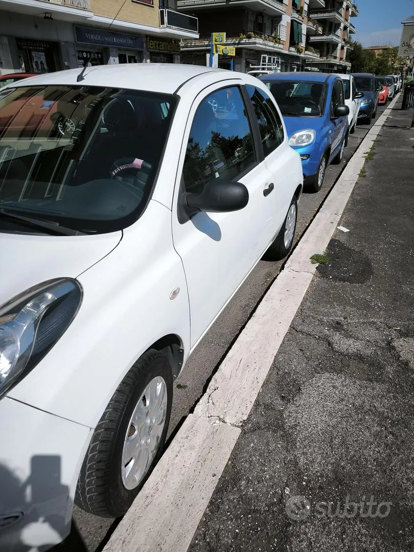 Nissan Micra 2010 photo 2