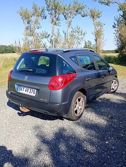Peugeot 207 2011 photo 4