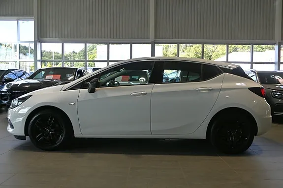 Opel Astra 2022 photo 2