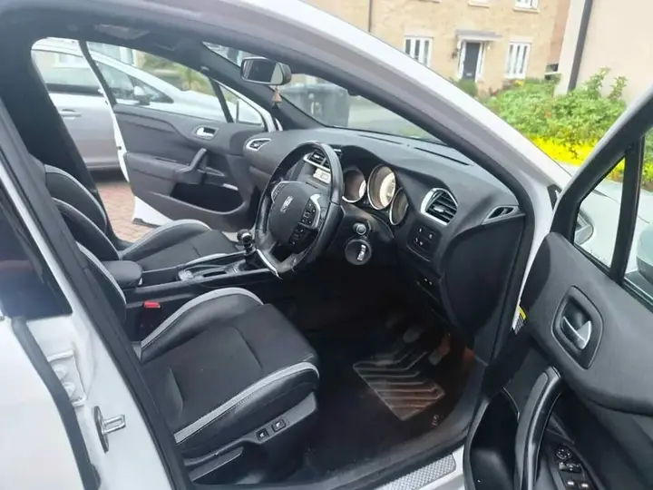 Citroen Ds4 2015 photo 2