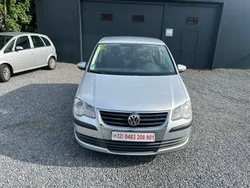 Volkswagen Touran 2010 photo 2