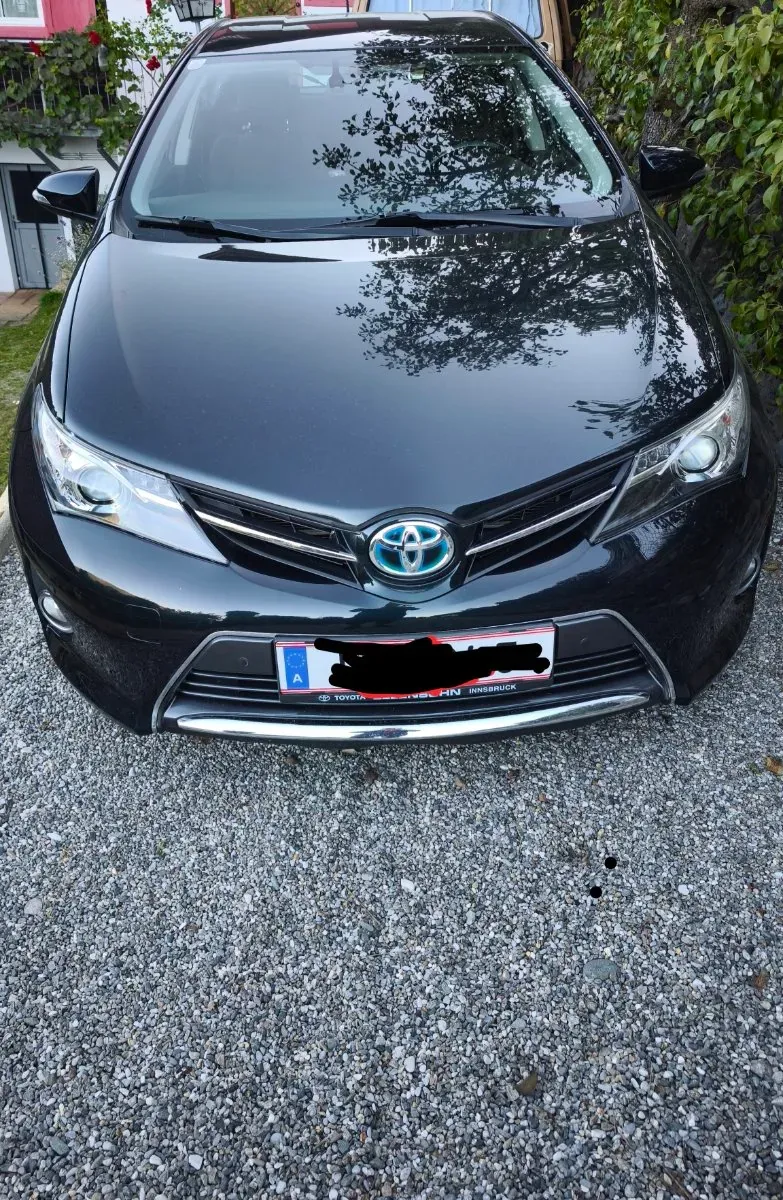 Toyota Auris 2013 photo 2