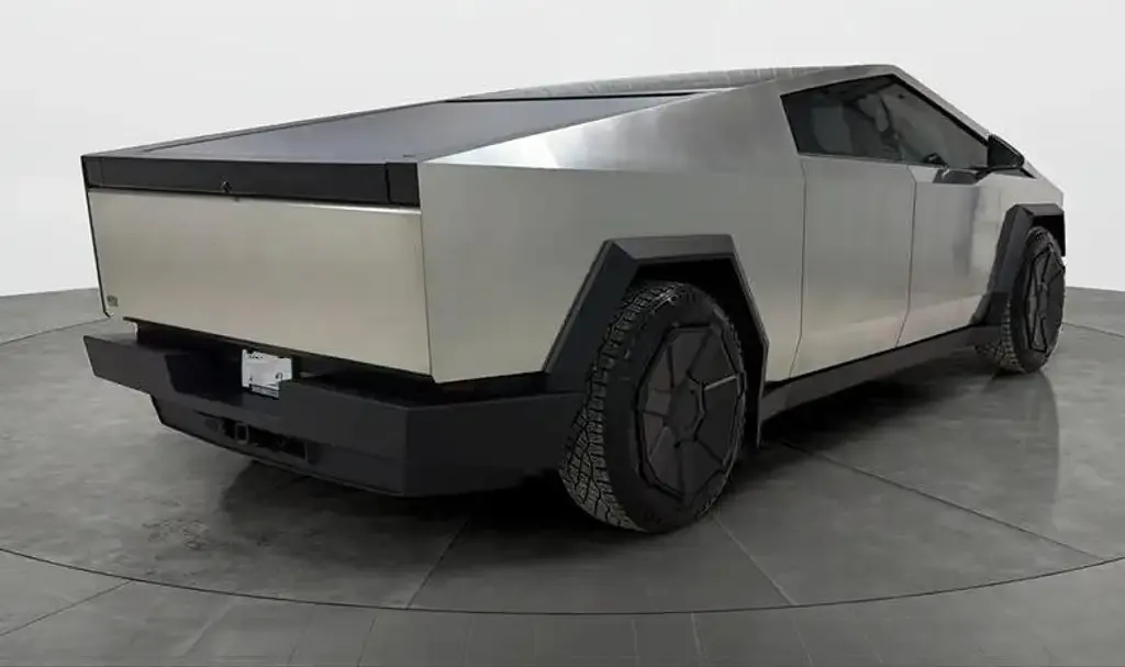 Tesla Cybertruck 2024 photo 3