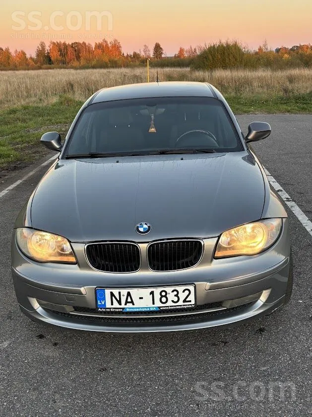 BMW 118 2010 photo 2