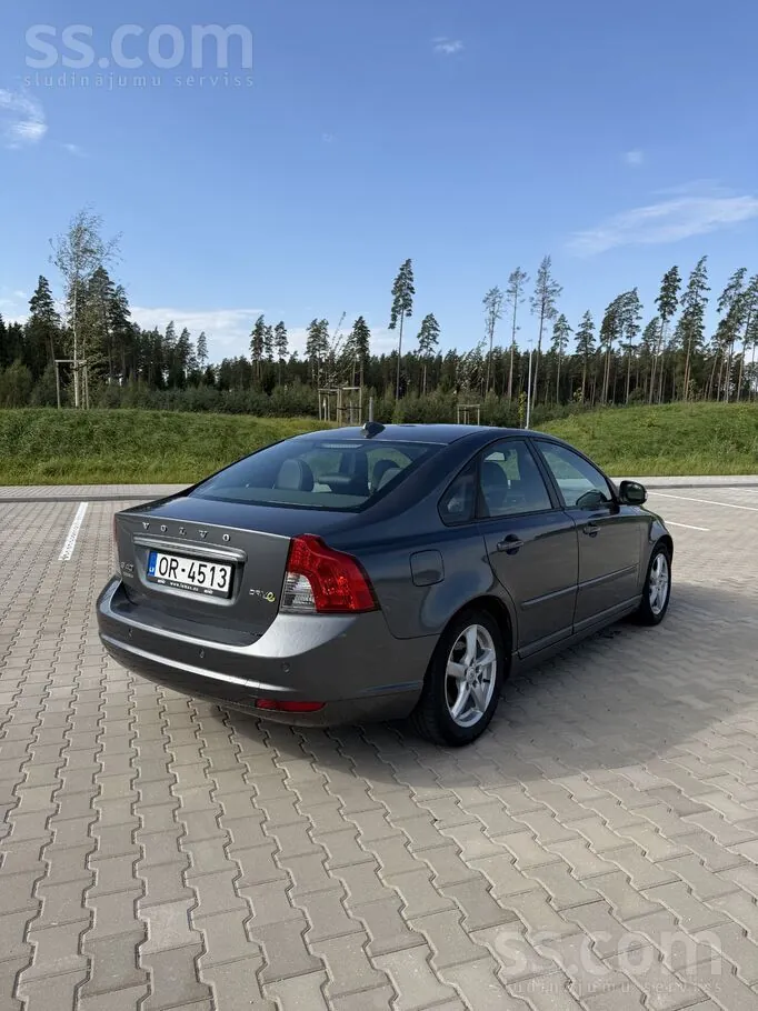 Volvo S40 2011 photo 4