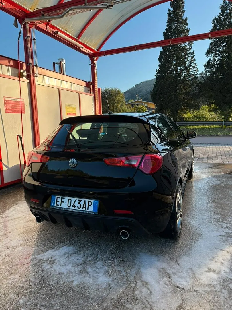 Alfa Romeo Giulietta 2013 photo 3