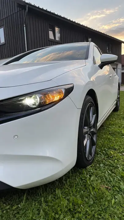 Mazda Mazda3 2019 photo 2