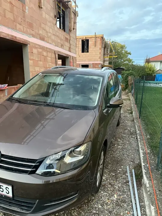 Volkswagen Sharan 2011 photo 2