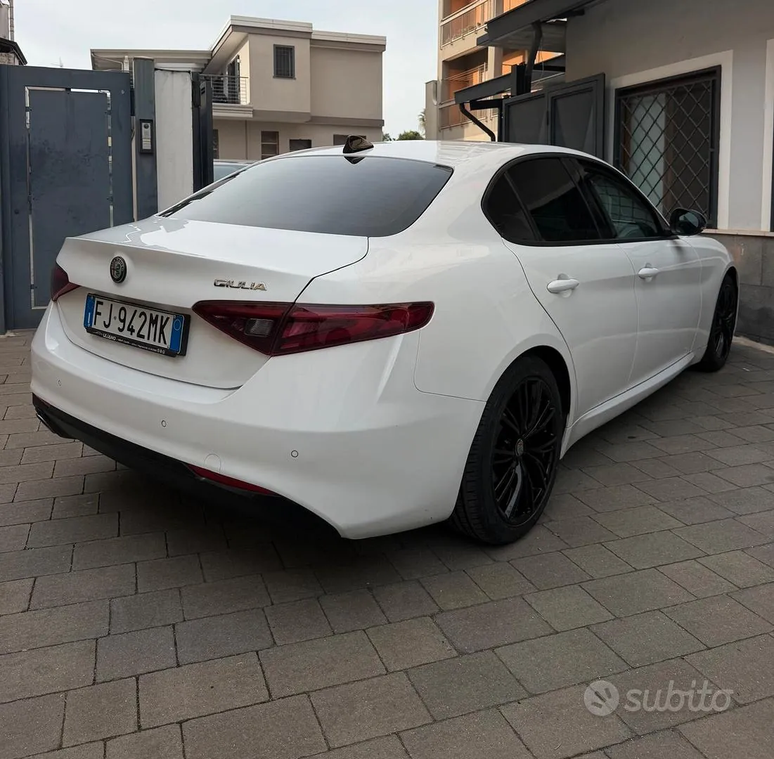 Alfa Romeo Giulia 2017 photo 4