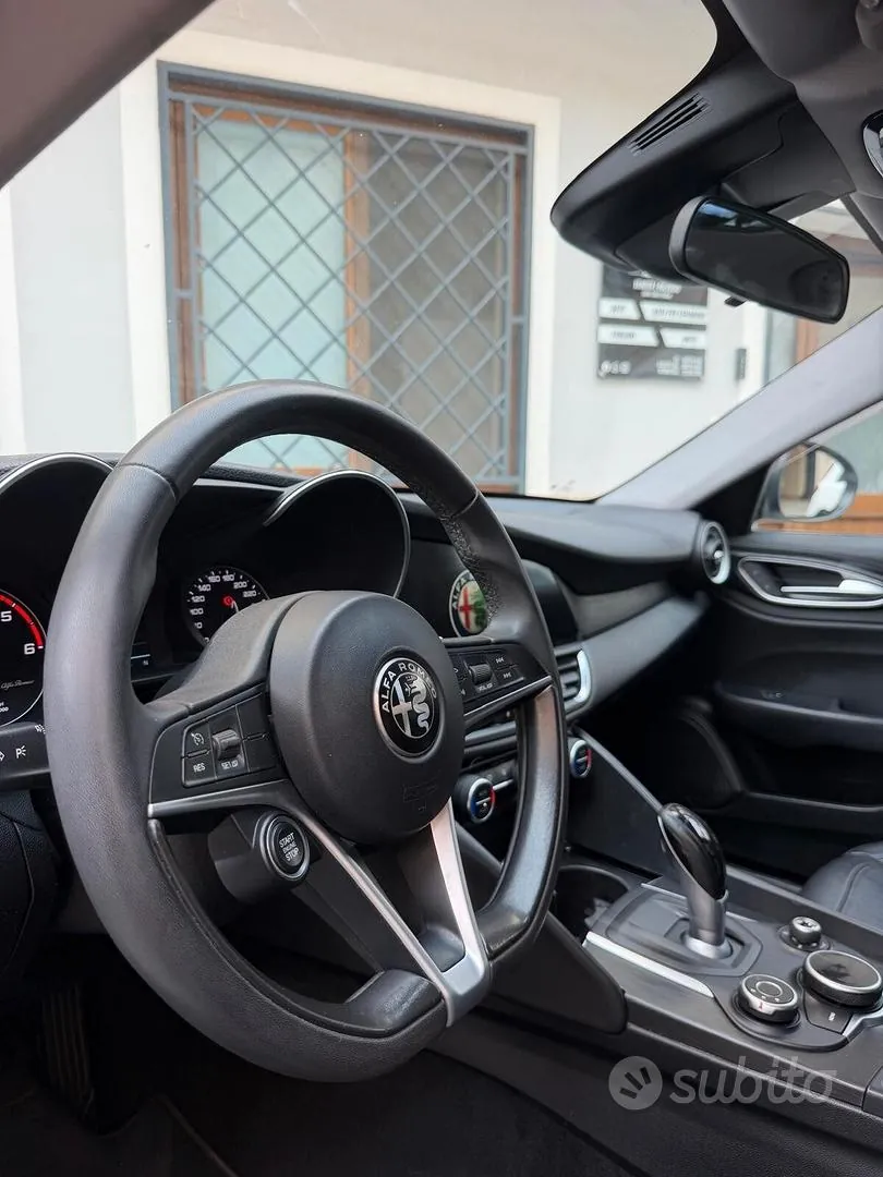Alfa Romeo Giulia 2017 photo 5