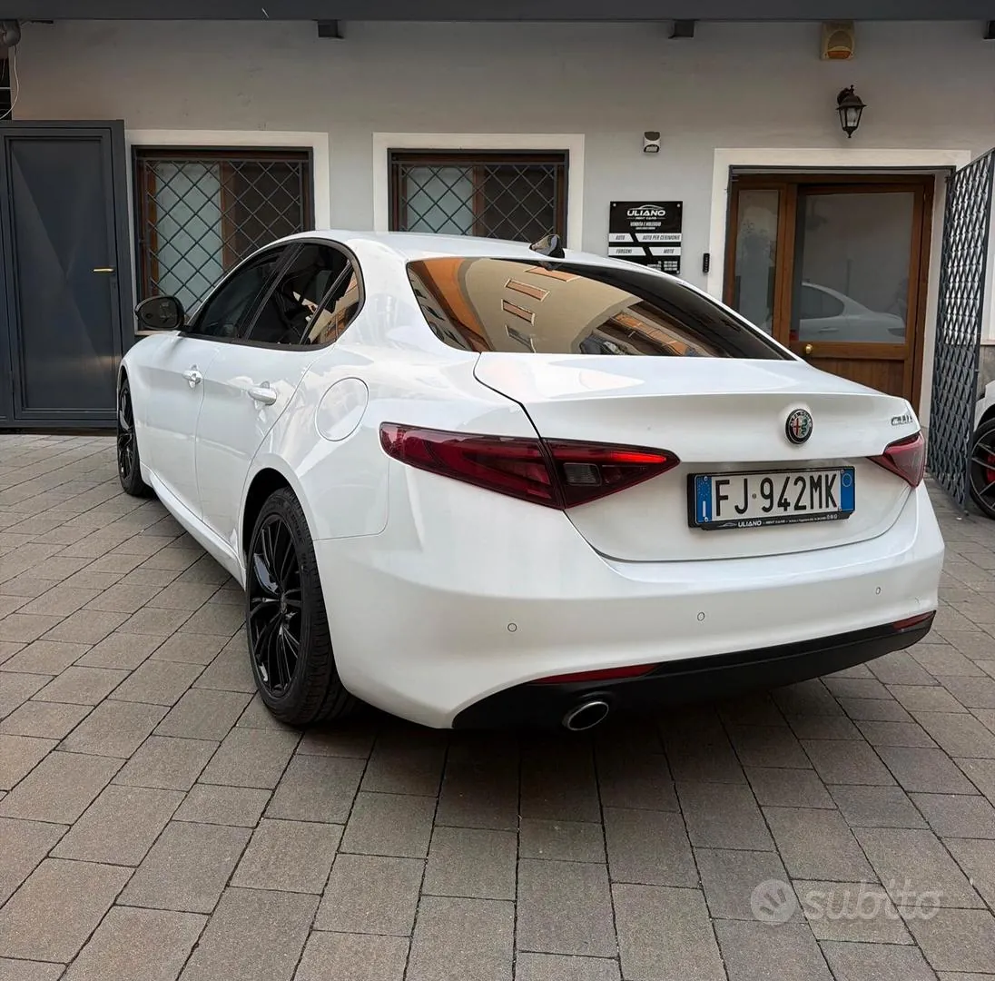 Alfa Romeo Giulia 2017 photo 3