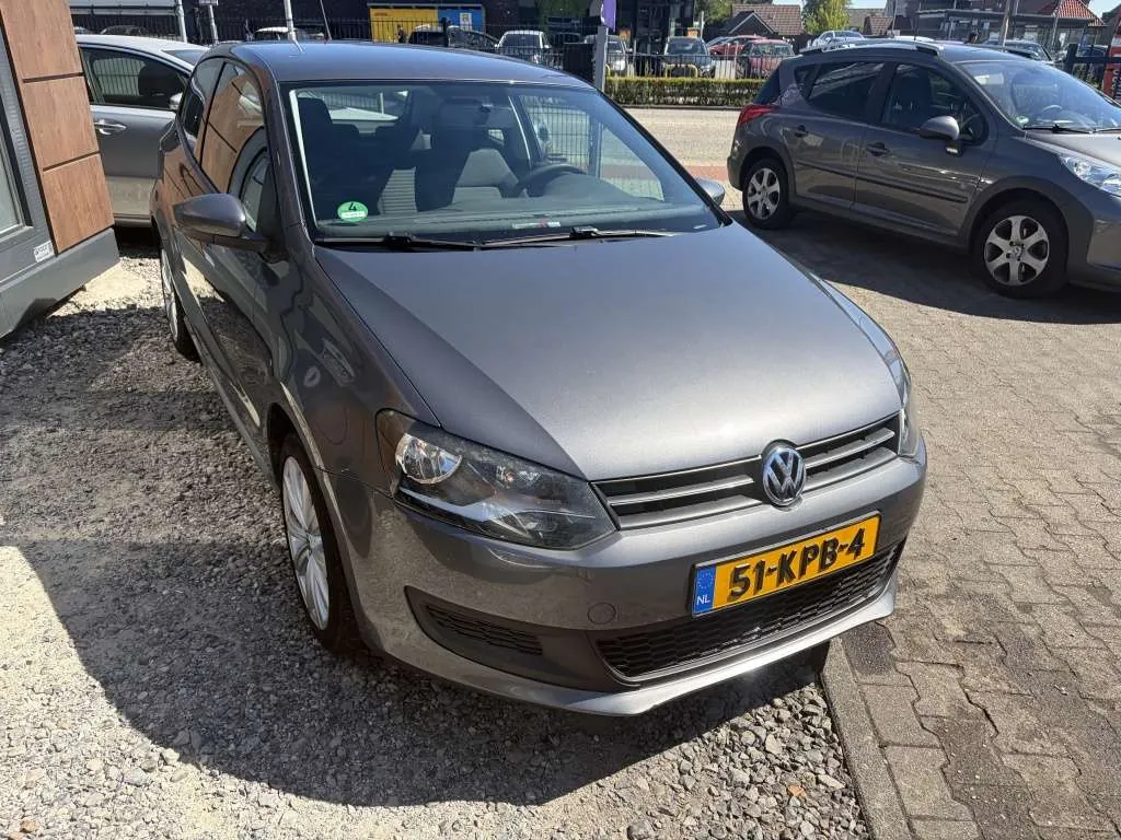 Volkswagen Polo 2010 photo 2