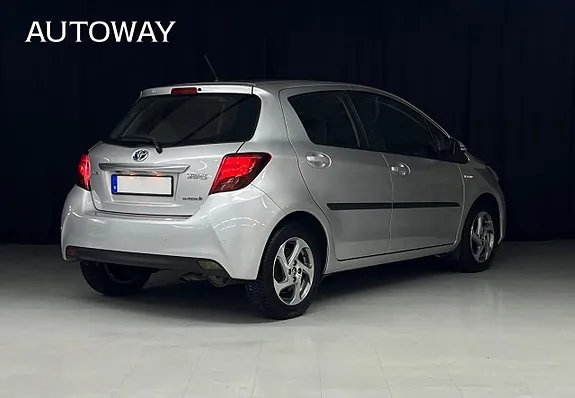Toyota Yaris 2015 photo 4
