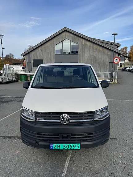 Volkswagen Transporter 2018 photo 2