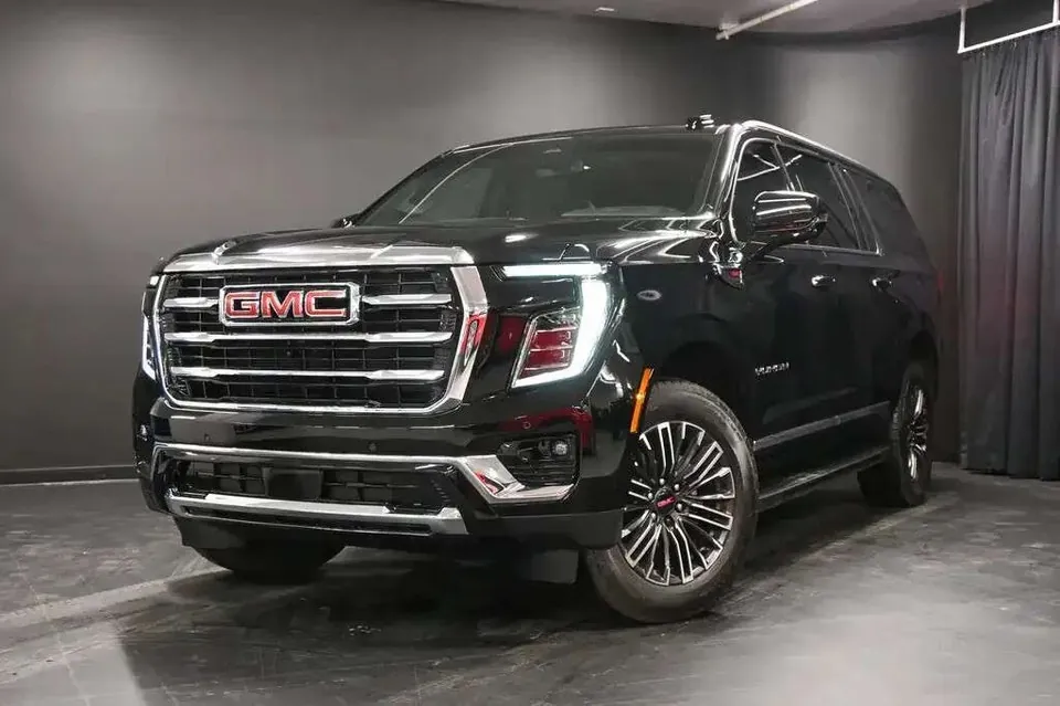 GMC Yukon 2025 photo 2