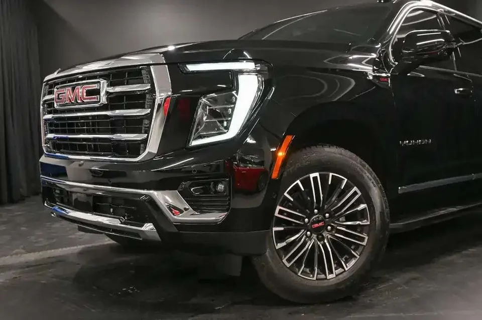 GMC Yukon 2025 photo 3