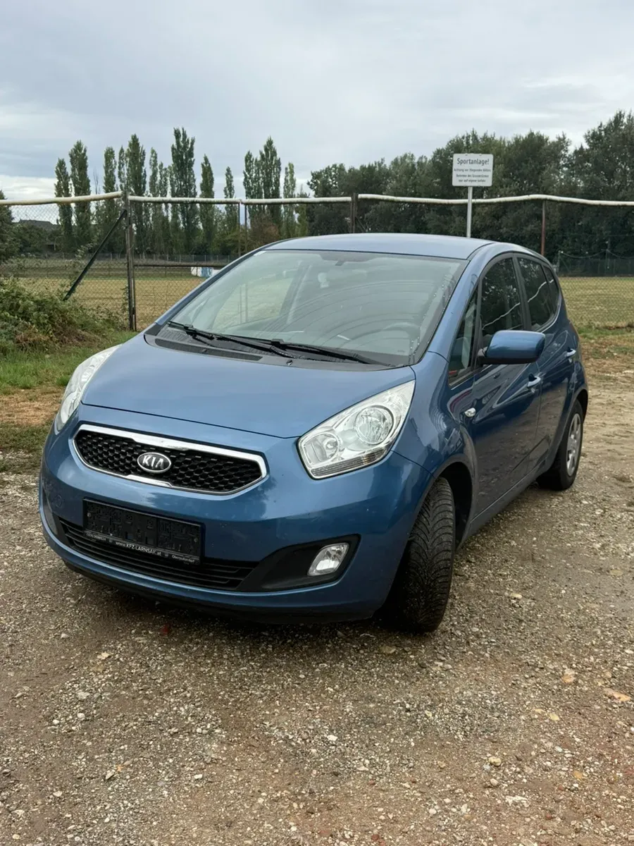 Kia Venga 2011 photo 2
