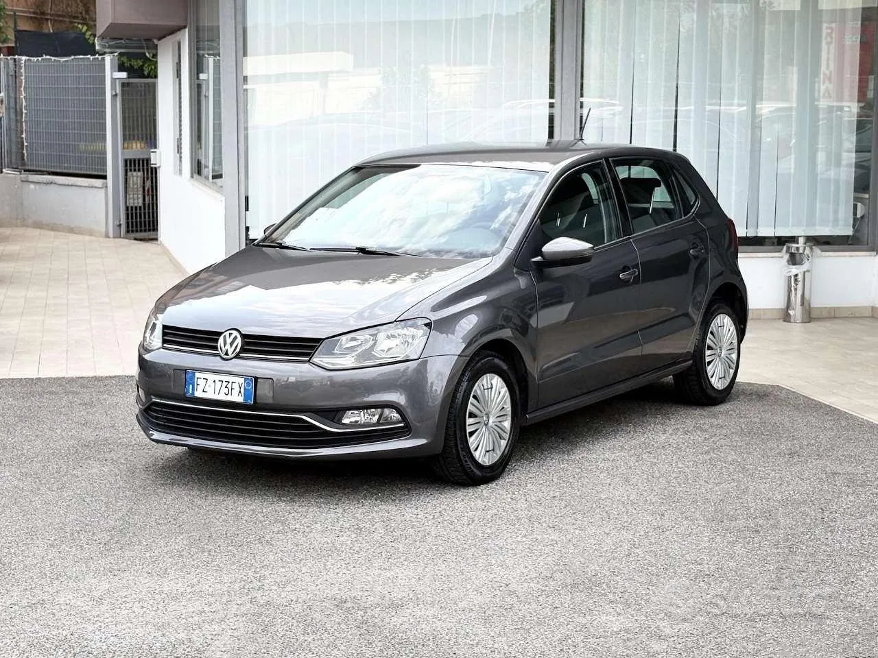 Volkswagen Polo 2015 photo 3
