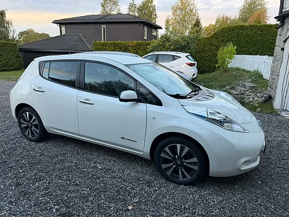 Nissan Leaf 2017 photo 2