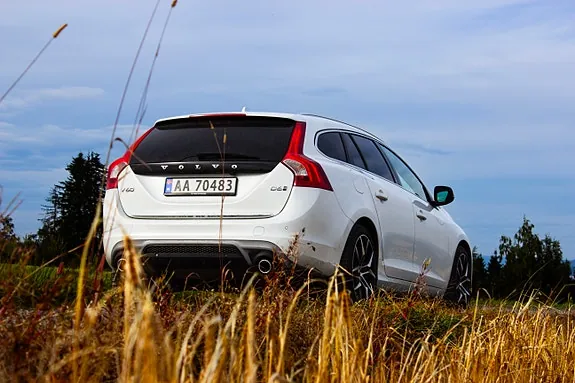 Volvo V60 2018 photo 2