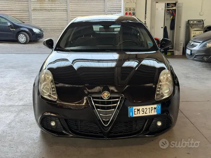 Alfa Romeo Giulietta 2012 photo 2