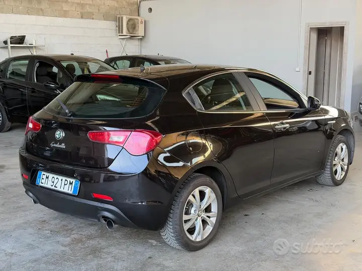 Alfa Romeo Giulietta 2012 photo 5