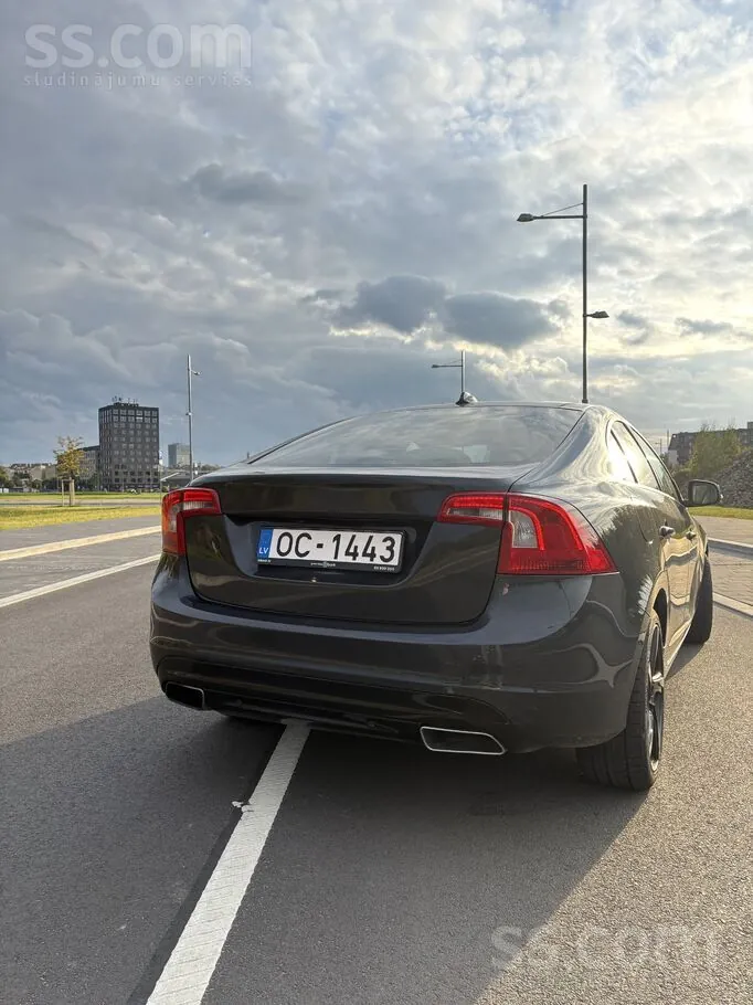 Volvo S60 2010 photo 4