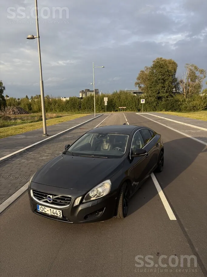 Volvo S60 2010 photo 3