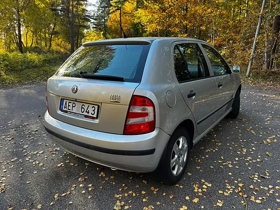 Skoda Fabia 2007 photo 2