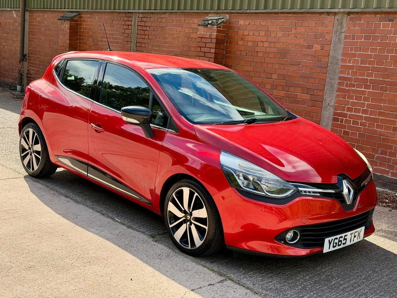 Renault Clio 2015 photo 2