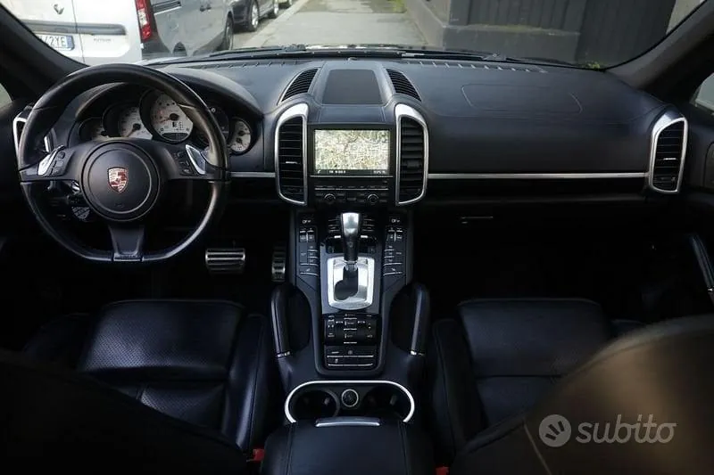 Porsche Cayenne 2014 photo 2