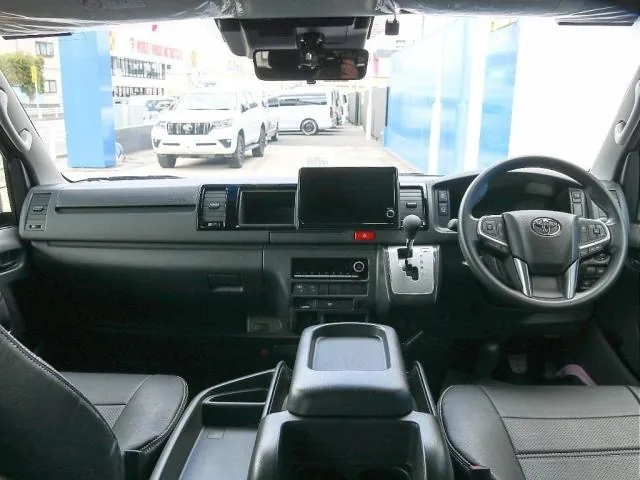 Toyota Hiace Wagon 2026 photo 2