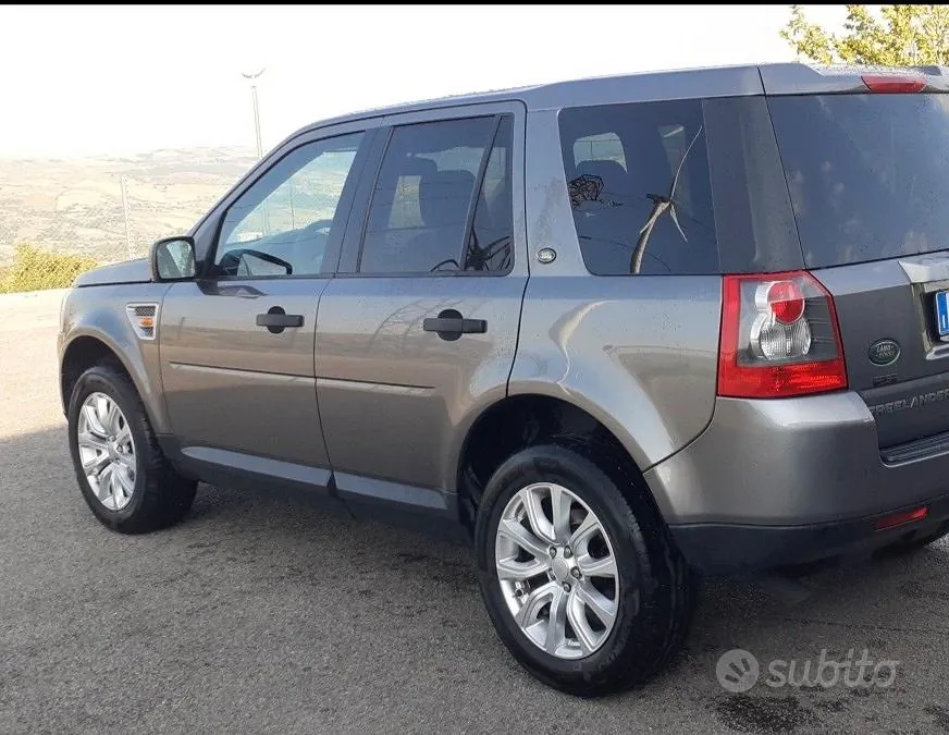 Land Rover Freelander 2 2008 photo 2