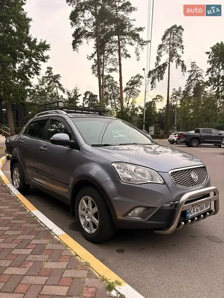 KG Mobility Korando 2012 photo 2
