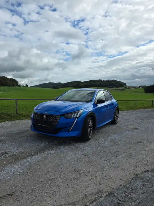 Peugeot 208 2020 photo 2