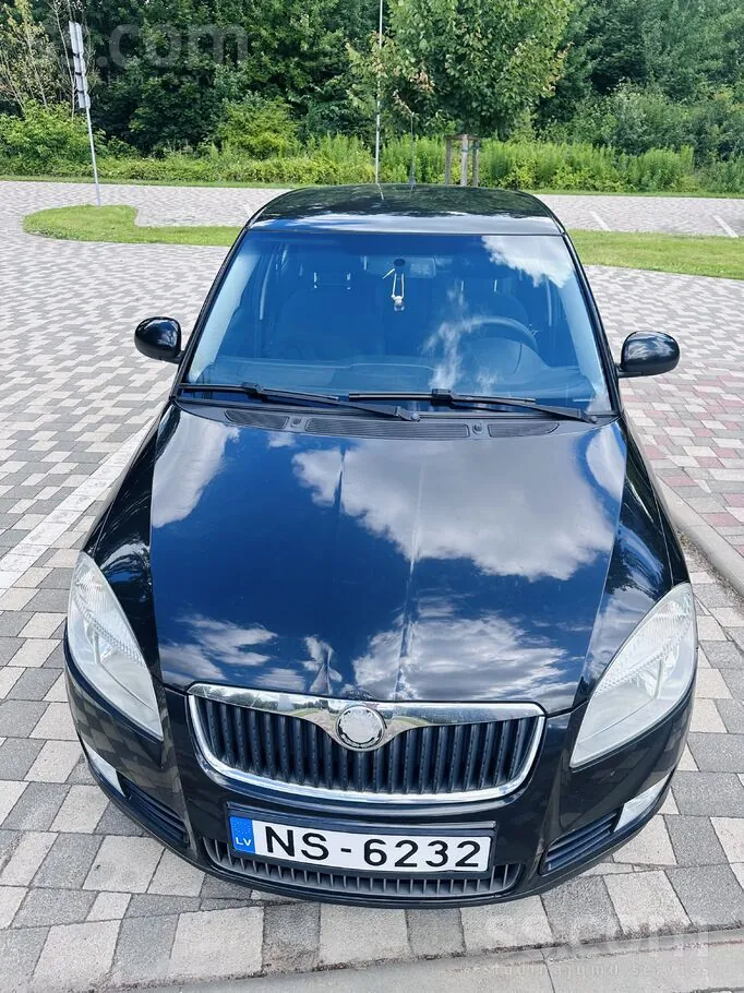 Skoda Fabia 2009 photo 2