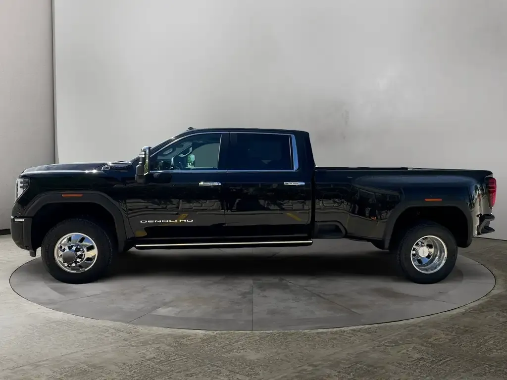 GMC Sierra 3500Hd 2026 photo 2