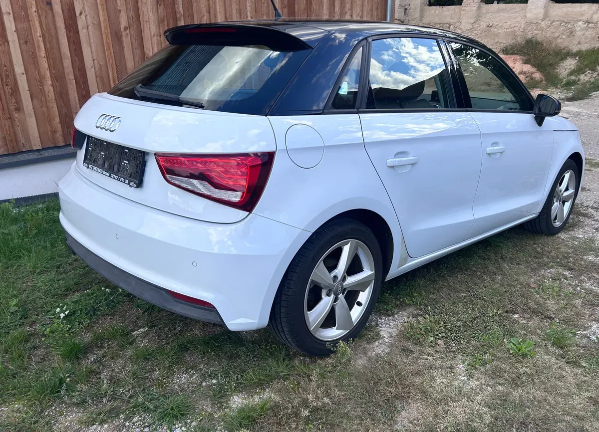 Audi A1 2017 photo 2