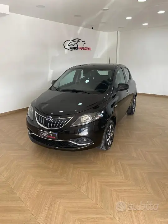 Lancia Ypsilon