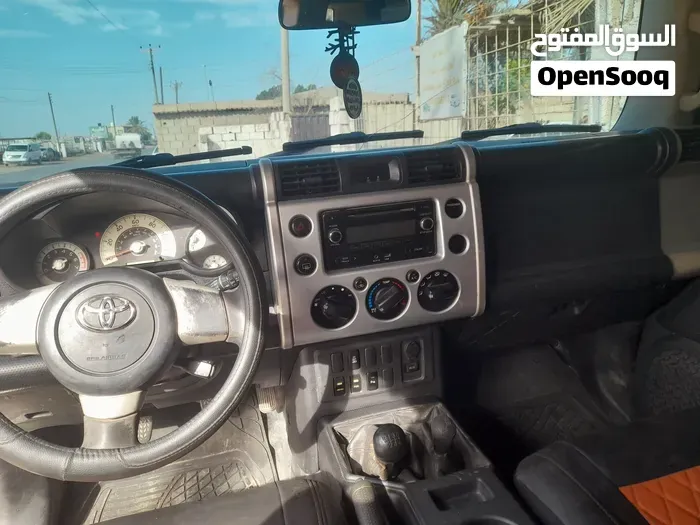 Toyota Fj 2012 photo 4