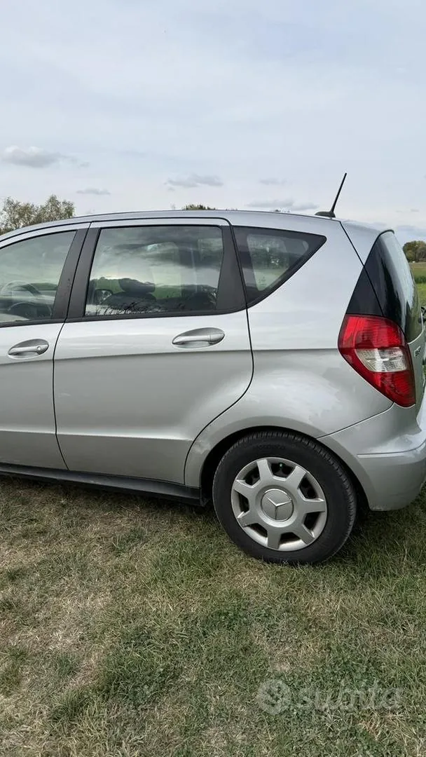Mercedes-Benz A-Class 2010 photo 4