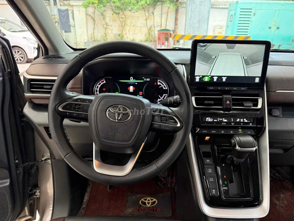 Toyota Innova Cross 2024 photo 3